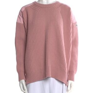 Moncler sweater
Size XS